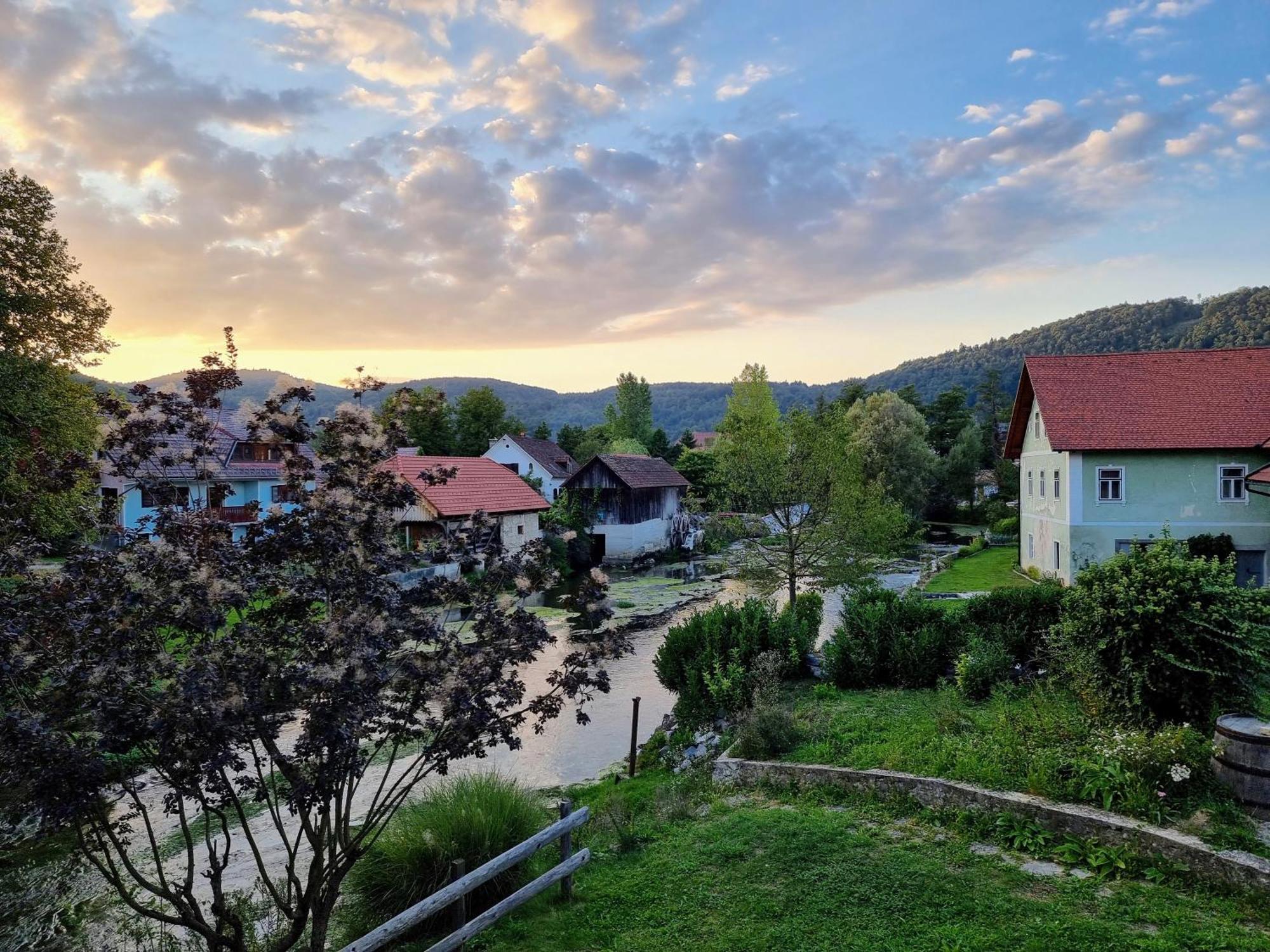 Krka River Lodge Znojile pri Krki 外观 照片